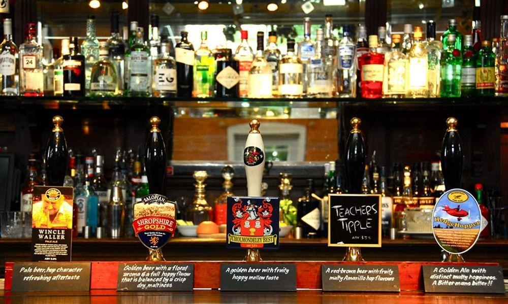 The Cholmondeley Arms Wrenbury Exterior foto