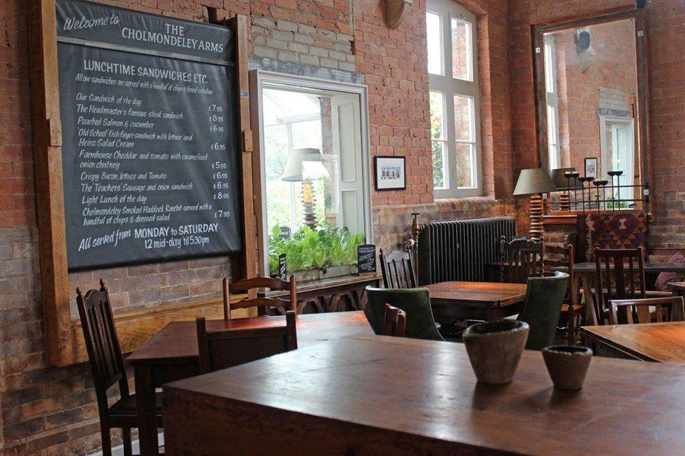 The Cholmondeley Arms Wrenbury Exterior foto