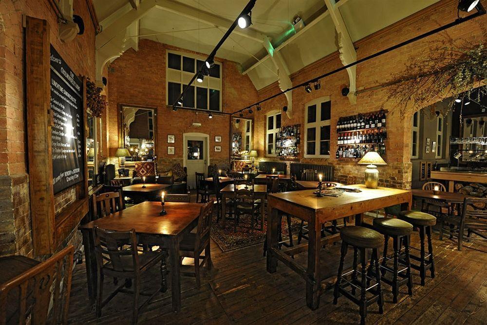 The Cholmondeley Arms Wrenbury Exterior foto